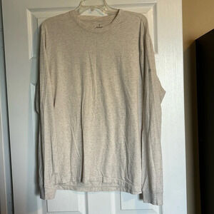 Fabletics men’s gray long sleeve performance t-shirt size XL